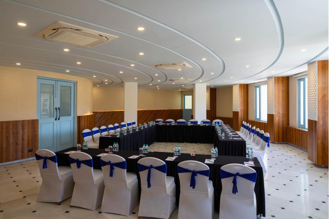 Ramee Royal Resort & Spa - Udaipur Exterior photo