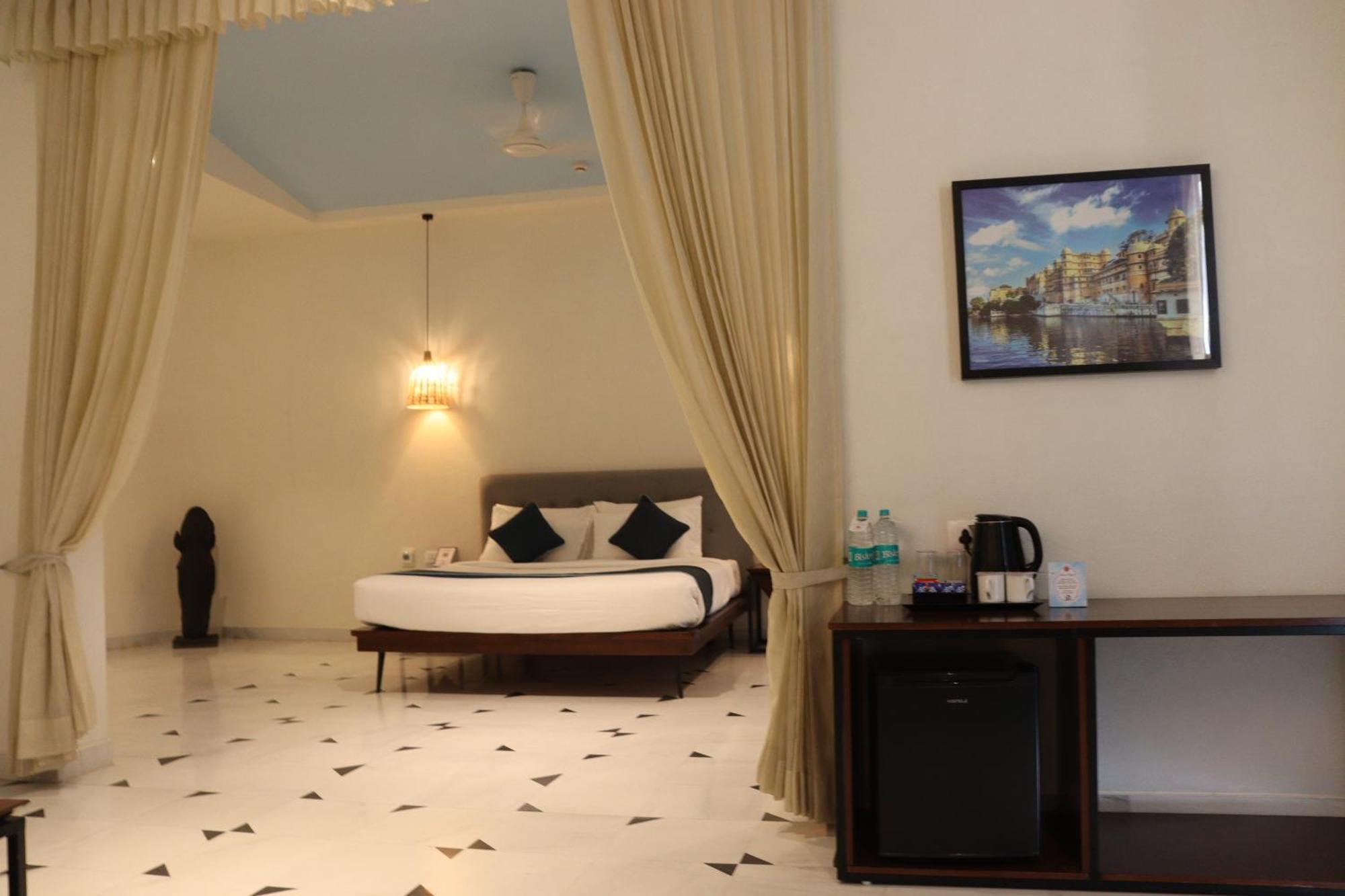 Ramee Royal Resort & Spa - Udaipur Exterior photo