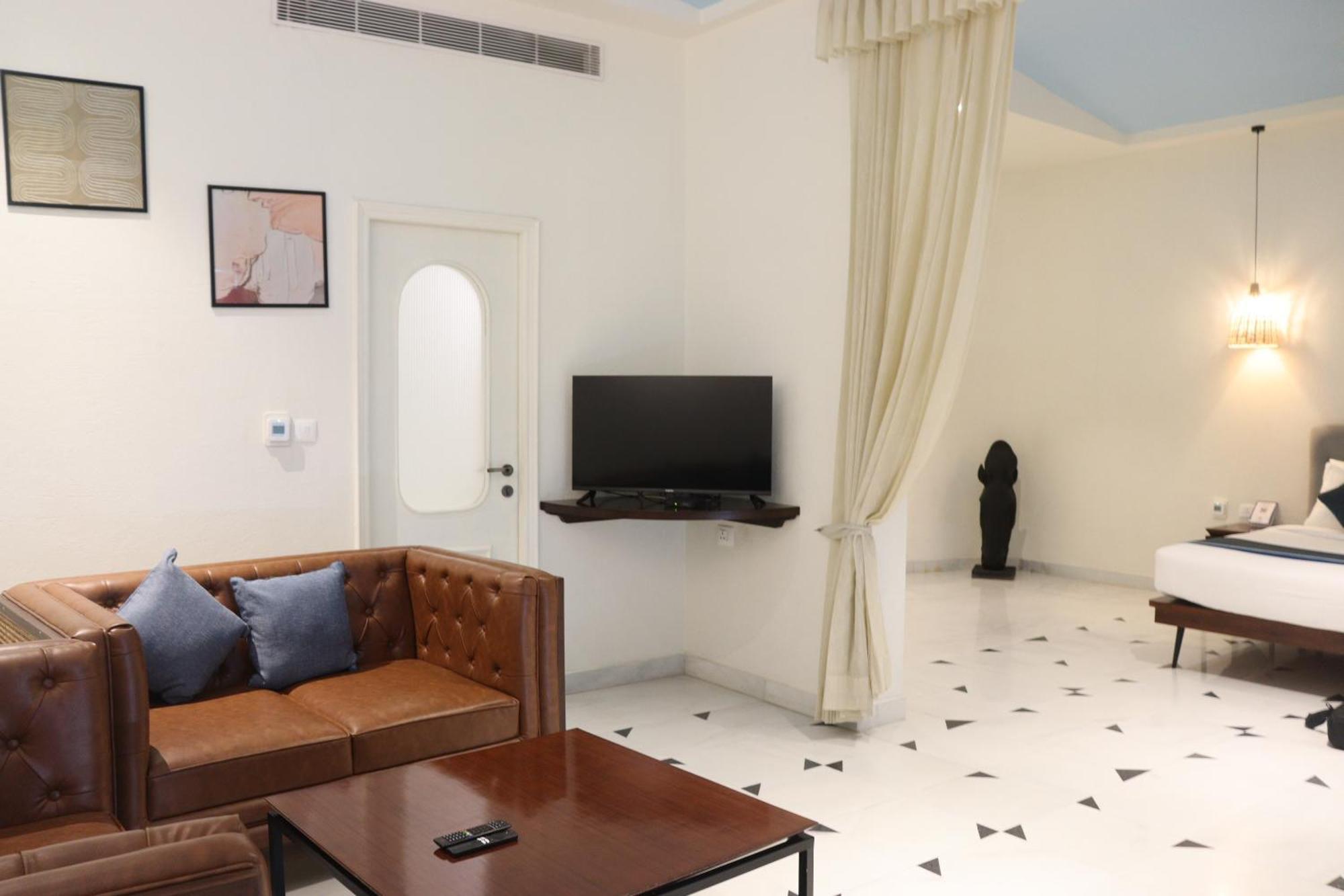 Ramee Royal Resort & Spa - Udaipur Exterior photo