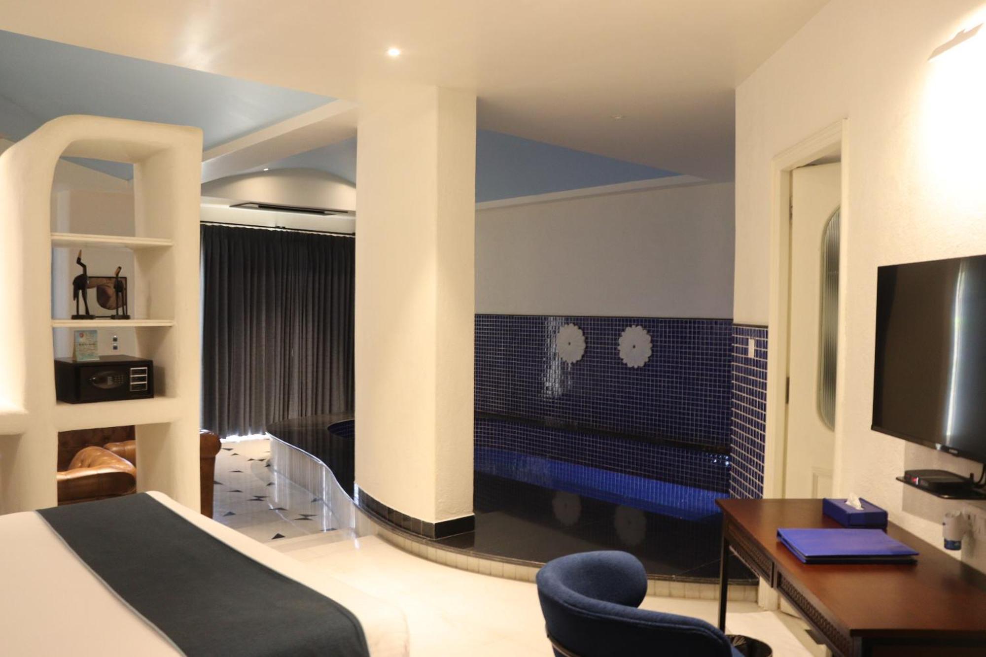 Ramee Royal Resort & Spa - Udaipur Exterior photo